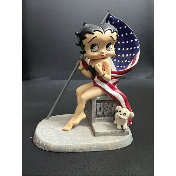 Vintage Betty Boop Patriotic Figurine Statue with American Flag & Dog, By Westfi - Picture 9 of 10